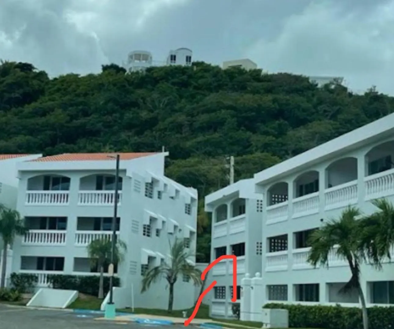 Beachfront Studio Apt W/ Full Kitchen & Pool Isabela